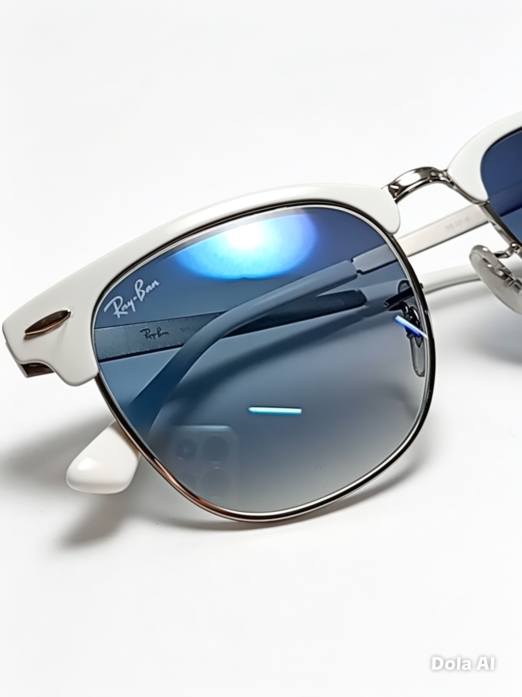 RAY-BAN CLUBMASTER GLAM — Marco Blanco y Plata | Cristales Azules Degradados | Made in Italy