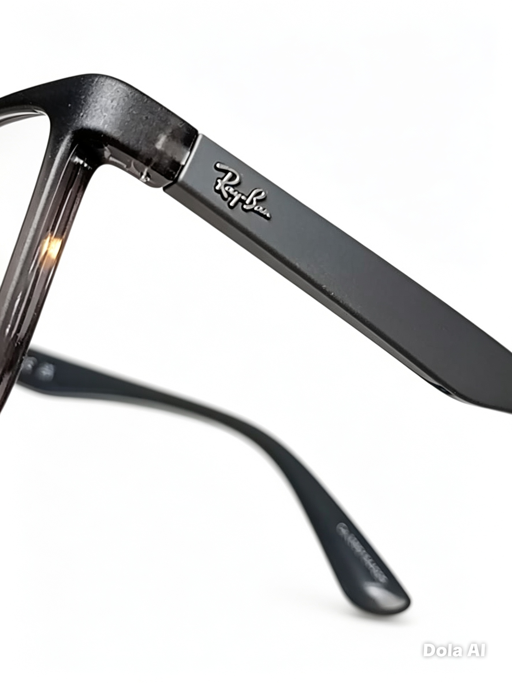 RAY-BAN 7203 GRIS MATE TRASLÚCIDO