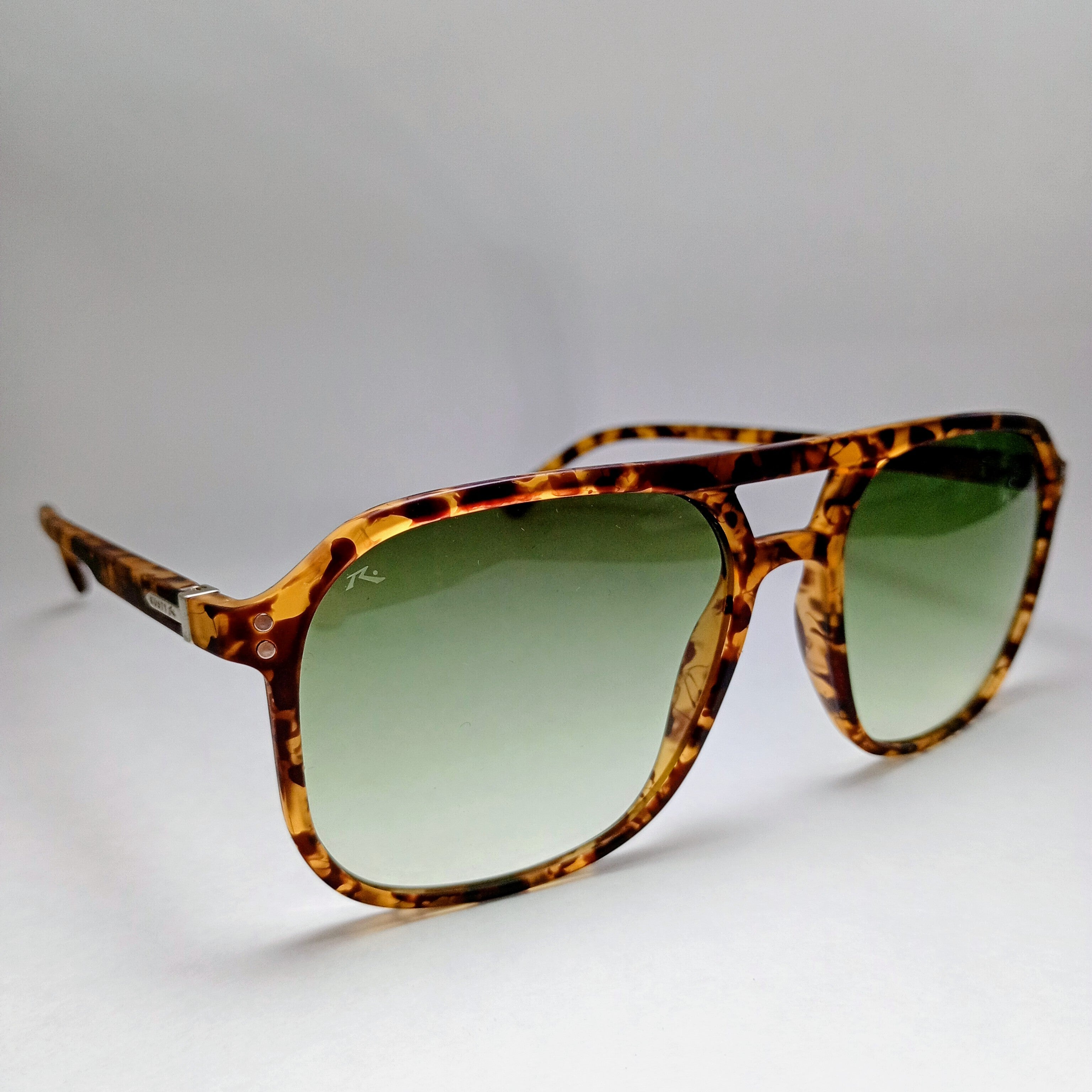 Gafas RUSTY lente verde degradado REINVENTARTE
