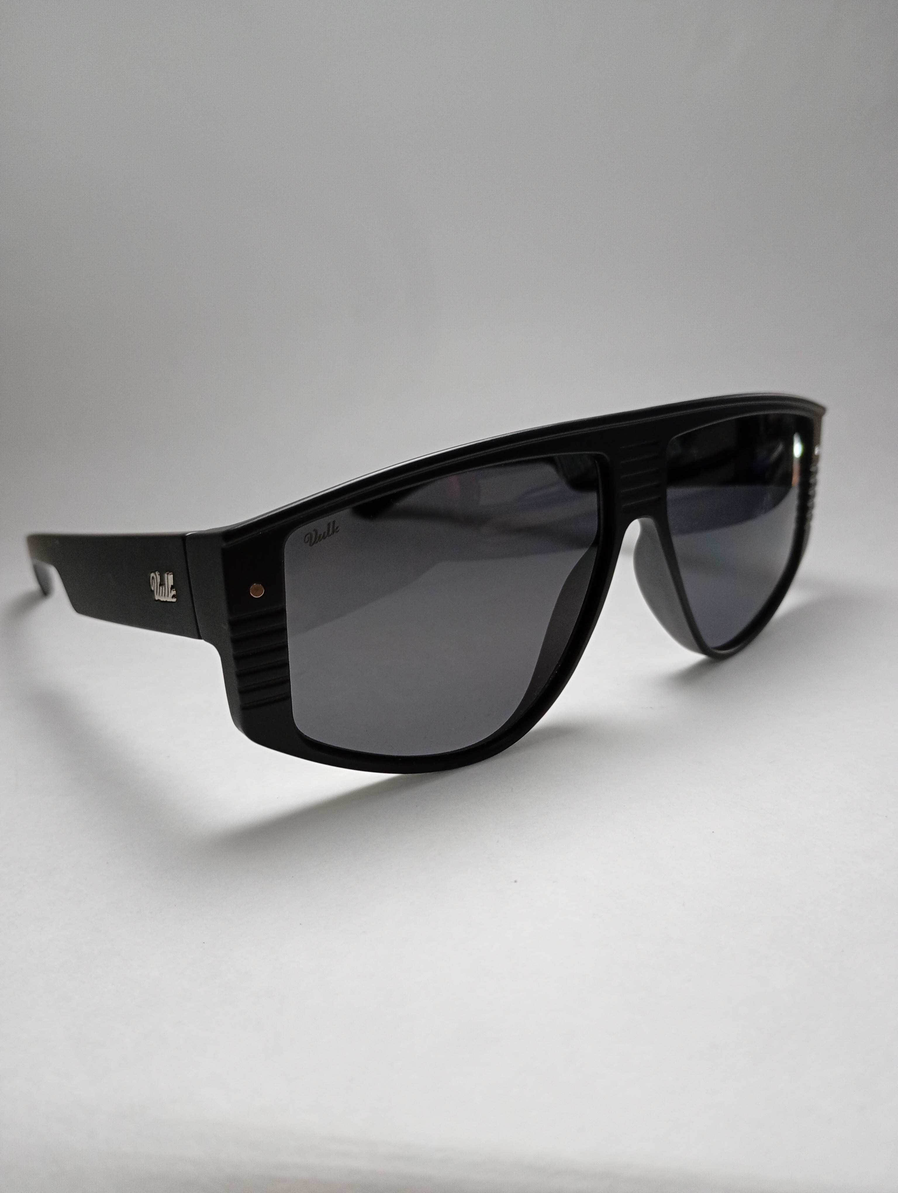 VULK Foolin | Gafas de Sol Negro Mate Lentes